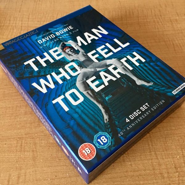Nic Roeg's 1976 masterpiece, given the deluxe box set treatment #davidbowie #bowie #nicolasroeg #film #movie #sciencefiction #sf #themanwhofelltoearth #bluray #bluraycollection #boxset #bluraycollector