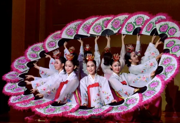 Korean Folk Dance, Buchaechum, Fan Dance