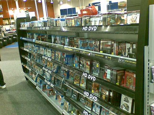 BluRay > HDDVD? (2 racks versus 1) ... but