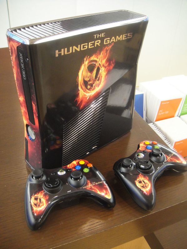 Hunger Games Mall Tour - Xbox 360 wrap