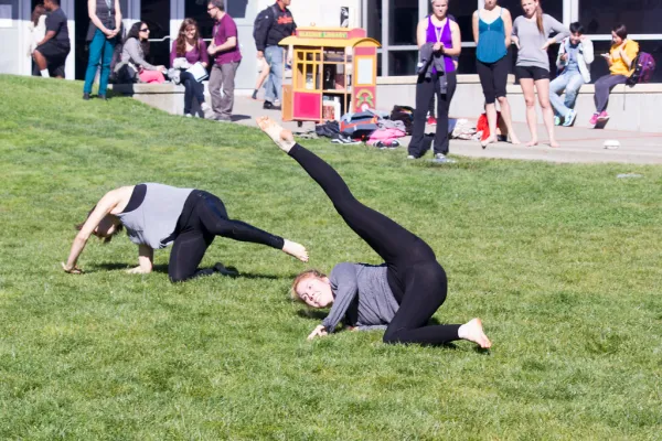 F14 Gleeson Plaza Dance Showing