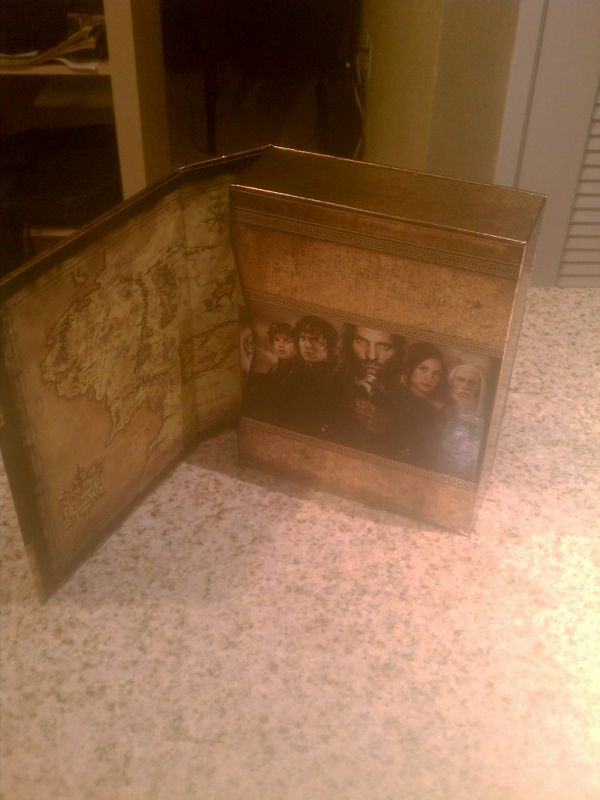 Wifey's Birthday Gift: LOTR Bluray Extended Edition BoxSet! That's A Wife That Appreciates My Geekness! Love You @may_ag