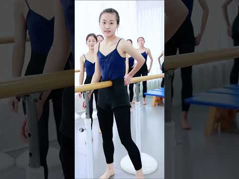 How thin is the dancer's waist?#dance #flexibility