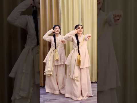 Tag your queens🥰♥️ #dance #bolleywoodsong #youtubeshorts #ghoomar4u #youtubevideos #sister